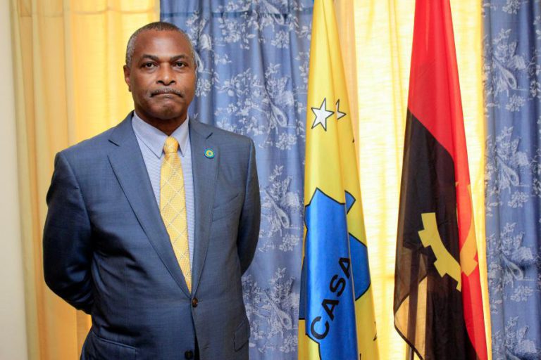 CINCO PARTIDOS DA COLIGAÇÃO ANGOLANA CASA-CE DELIBERAM EXONERAÇÃO DE ABEL CHIVUKUVUKU