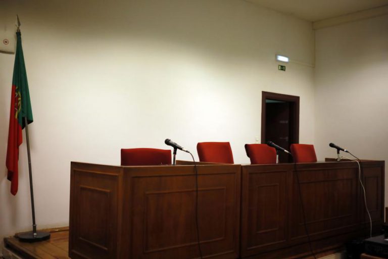 JUÍZES DESCONVOCAM GREVE NACIONAL MARCADA PARA SEXTA-FEIRA