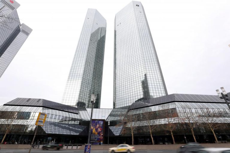 DEUTSCHE BANK REGRESSA AOS LUCROS APÓS TRÊS ANOS DE PREJUÍZOS