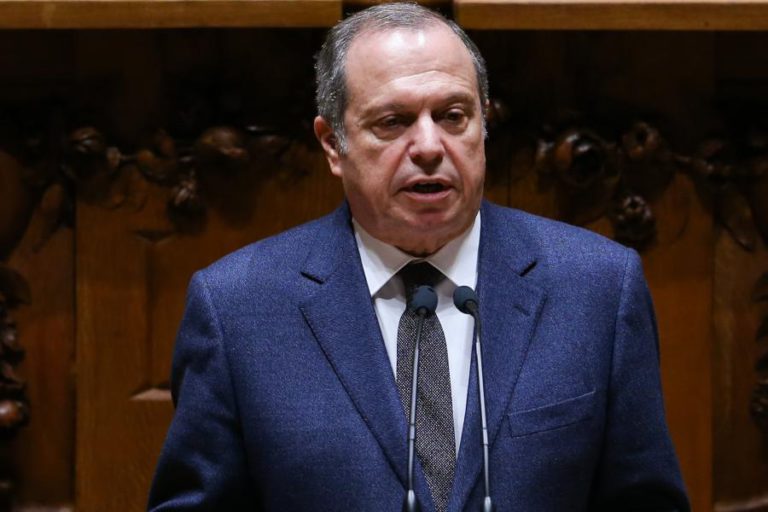 PS DESVALORIZA MOÇÃO DE CENSURA DO CDS QUE “NEM SEQUER É FATOR DE INSTABILIDADE”