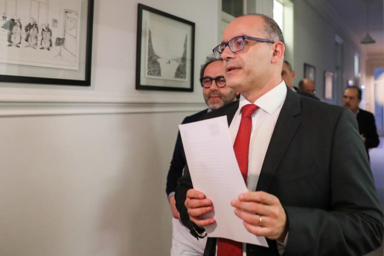 MAGISTRADOS DO MINISTÉRIO PÚBLICO ENTREGAM PRÉ-AVISO DE GREVE EM FEVEREIRO