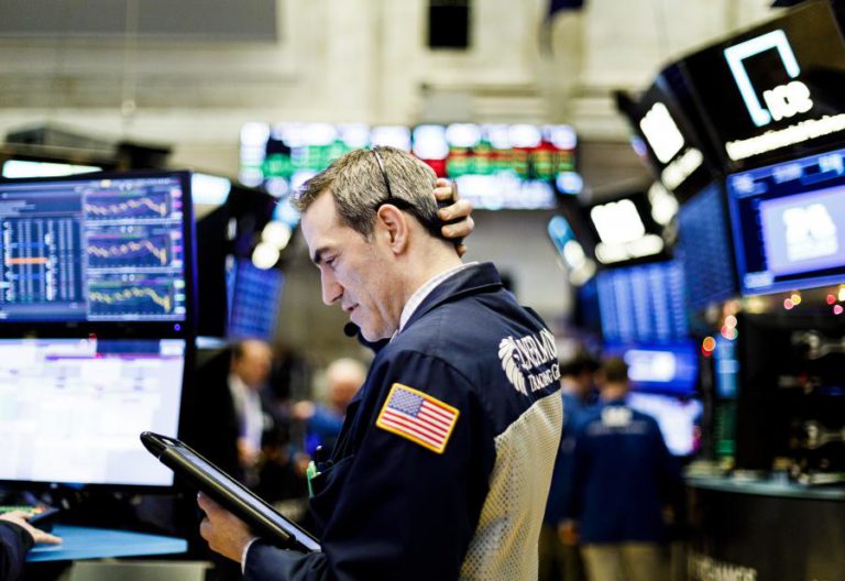 WALL STREET FECHA EM BAIXA COM INVESTIDORES DESCONTENTES COM RESULTADOS