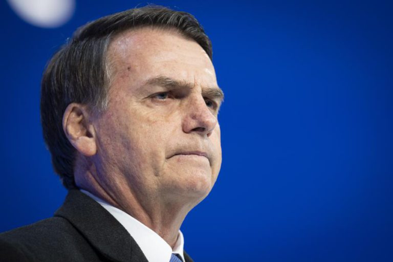 SUPREMO TRIBUNAL DO BRASIL SUSPENDE DUAS AÇÕES JUDICIAIS CONTRA BOLSONARO