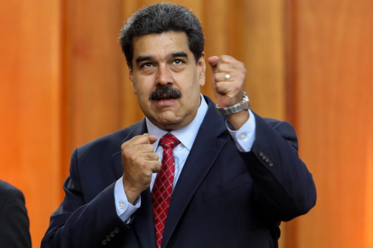 NICOLÁS MADURO DIZ SER ÚNICO PRESIDENTE DO PAÍS E FAZ APELO AOS MILITARES