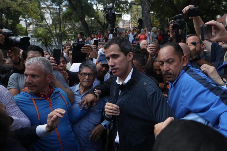 JUAN GUAIDÓ PREPARA DESAFIO AO GOVERNO DE NICOLÁS MADURO E TESTE ÀS FORÇAS ARMADAS DA VENEZUELA