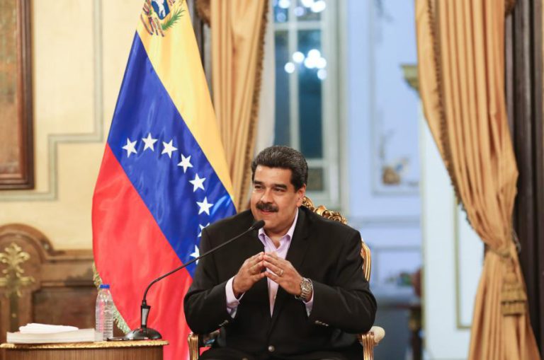 MADURO ANUNCIA RECOLHA DE ASSINATURAS PARA EXIGIR FIM DAS AMEAÇAS NORTE-AMERICANAS