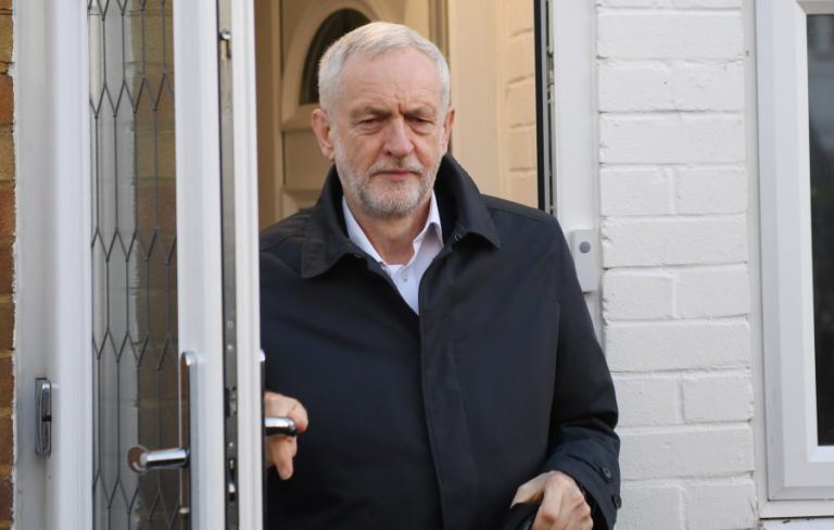 BREXIT: CORBYN OFERECE APOIO AO GOVERNO SE MAY NEGOCIAR UNIÃO ADUANEIRA COM A UE