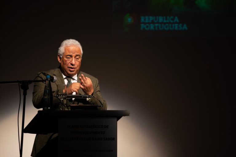 COSTA CRITICA PARALISAÇÕES “SELVAGENS” E “ABSOLUTAMENTE ILEGAIS” DOS ENFERMEIROS