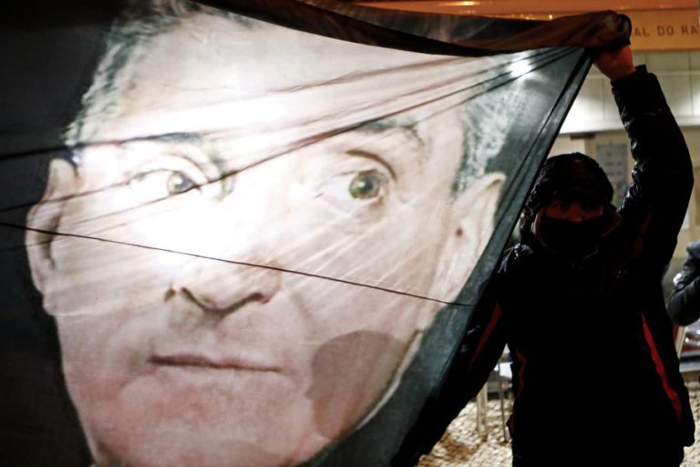 QUARENTA MANIFESTANTES EM HOMENAGEM A SALAZAR EM LISBOA