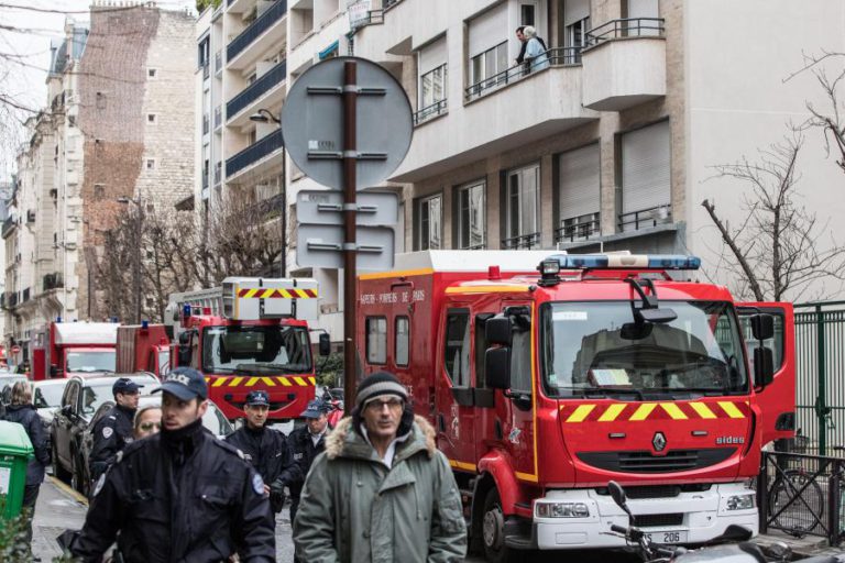 NÚMERO DE MORTOS EM INCÊNDIO EM PRÉDIO EM PARIS SUBIU PARA 10