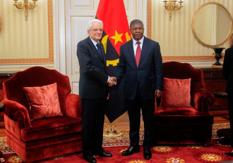 PRESIDENTE ANGOLANO DESTACA COOPERAÇÃO ITALIANA NA DEFESA COM O FORNECIMENTO DE HELICÓPTEROS