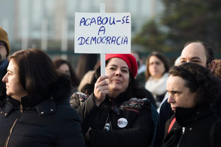 SINDEPOR AVANÇARÁ COM QUEIXA-CRIME SE TIVER DE ABDICAR DO DIREITO À GREVE