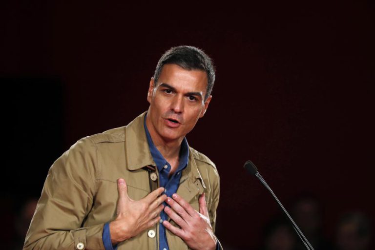 PM PEDRO SÁNCHEZ RECUSA CRÍTICA E ACUSA DIREITA DE DIVIDIR OS ESPANHÓIS