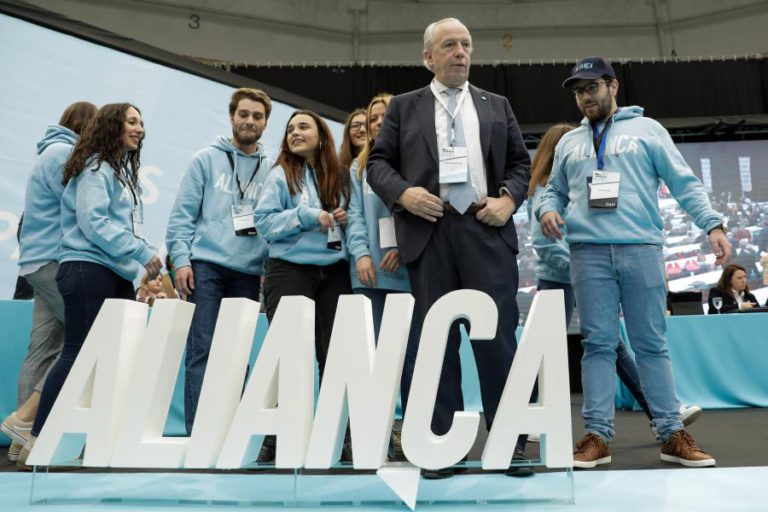 CRÍTICAS À “FRENTE DE ESQUERDA” MARCAM APRESENTAÇÃO DA MOÇÃO DE SANTANA NO CONGRESSO DO ALIANÇA