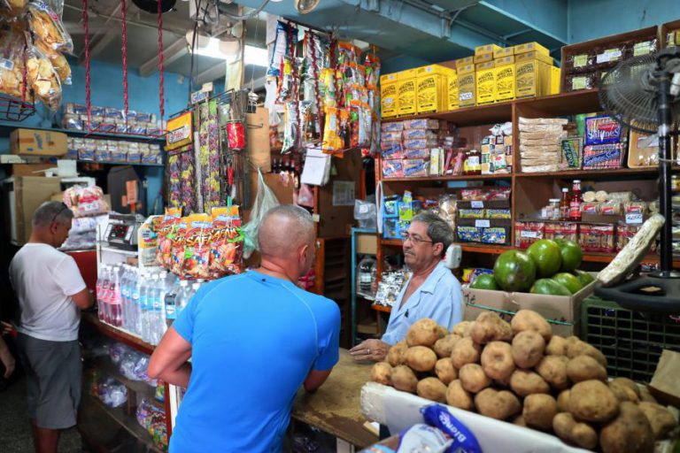 MERCADITOS DE RUA NA VENEZUELA COMO OPÇÃO PARA COMPRAR MAIS BARATO