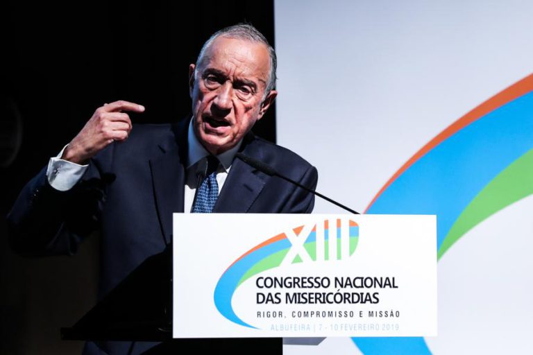 MARCELO VALORIZA CUMPRIMENTO DE SERVIÇOS MÍNIMOS POR ENFERMEIROS