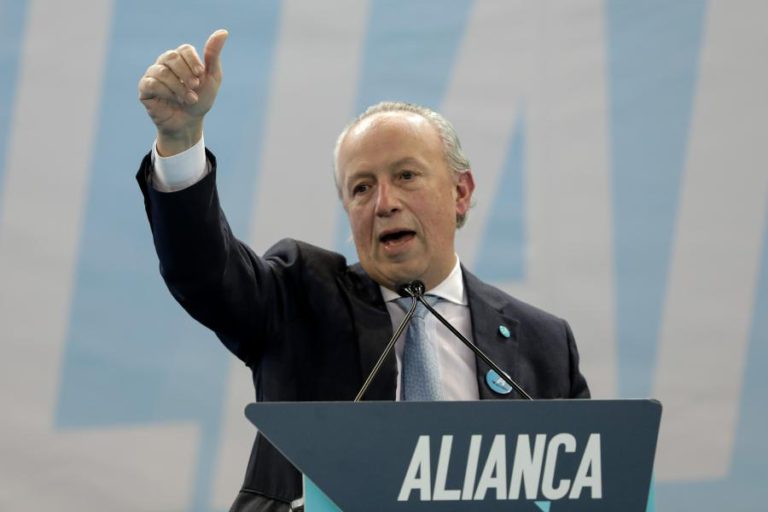 “CONFESSO QUE ESTOU ESMAGADO”, DIZ SANTANA LOPES NO 1º CONGRESSO DA ALIANÇA