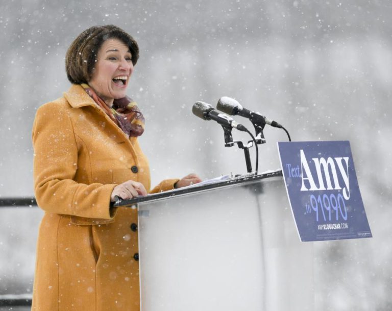 SENADORA DEMOCRATA AMY KLOBUCHAR ANUNCIA CANDIDATURA A PRESIDENCIAIS DOS EUA