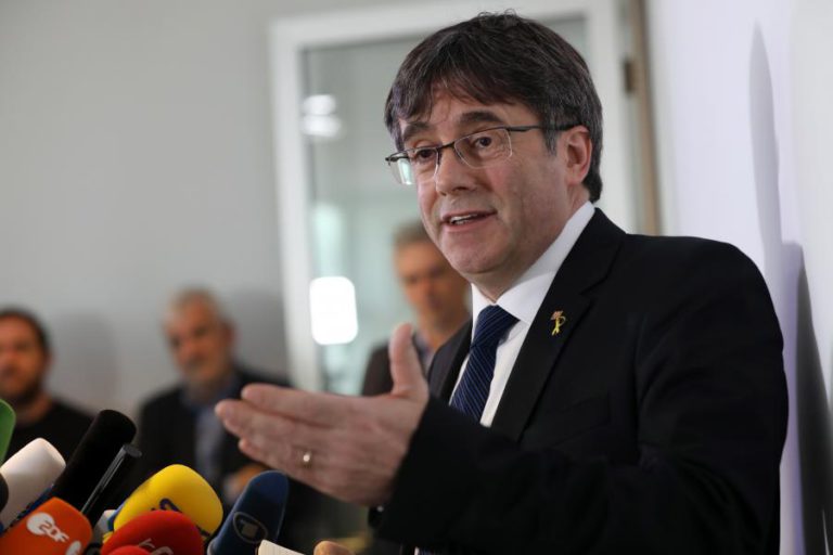 MANIFESTAÇÃO DA DIREITA E EXTREMA-DIREITA DE DOMINGO FOI “ENORME FRACASSO”, DIZ PUIGDEMONT