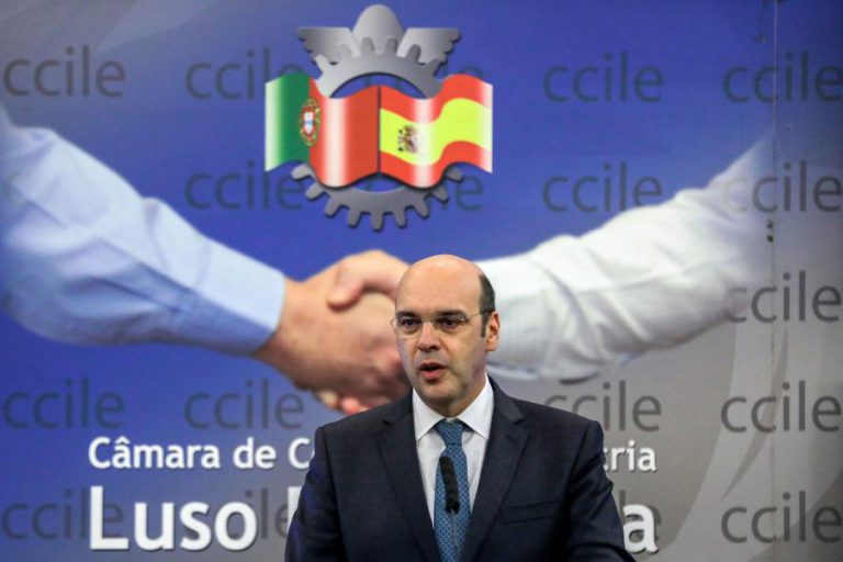 MINISTRO DA ECONOMIA DIZ QUE É PRECISO CONTINUAR A INTENSIFICAR O APOIO AO INVESTIMENTO