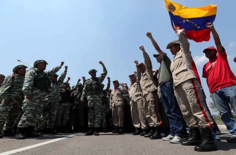 MILITARES VENEZUELANOS REFORÇAM BLOQUEIO A ENTRADA DE AJUDA HUMANITÁRIA VINDA DOS EUA
