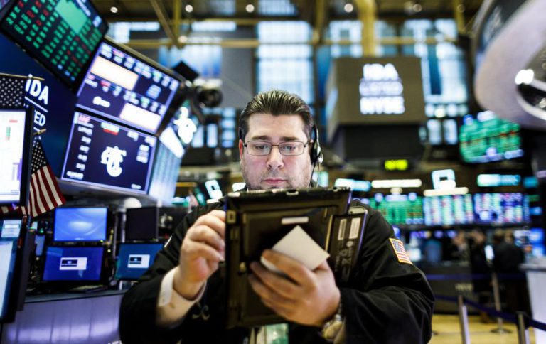 WALL STREET FECHA EM ALTA GRAÇAS AO DESANUVIAMENTO DAS NEGOCIAÇÕES EUA-CHINA