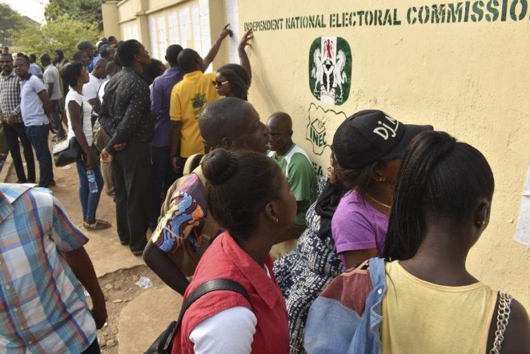 COMISSÃO ELEITORAL ADIA ELEIÇÕES NA NIGÉRIA PARA 23 DE FEVEREIRO