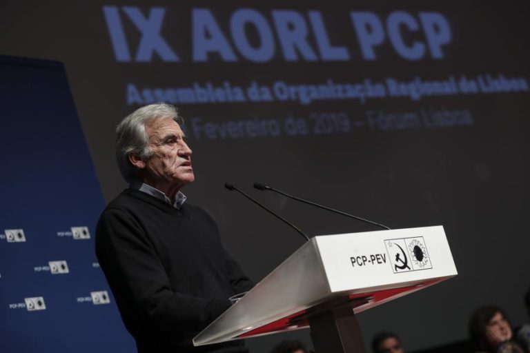 PCP DESAFIA GOVERNO A NÃO CEDER À “CHANTAGEM” DE PRIVADOS E A REFORÇAR SNS