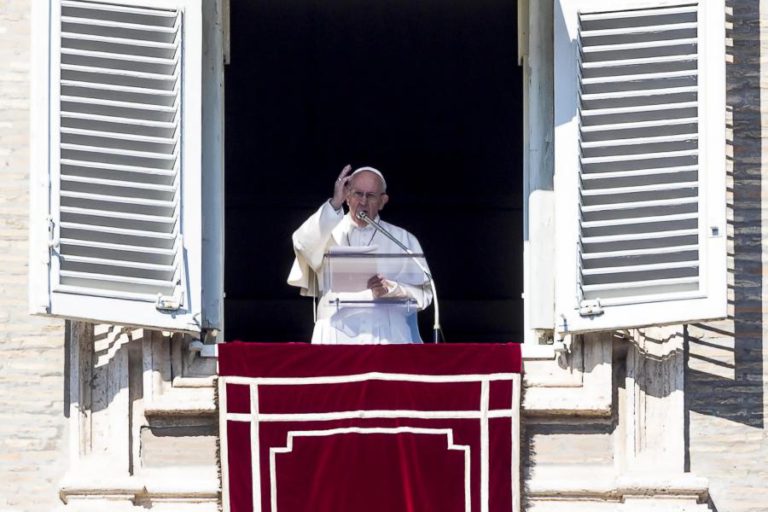 PAPA DIZ QUE QUEM ATACA CONSTANTEMENTE A IGREJA ESTÁ LIGADO AO DIABO
