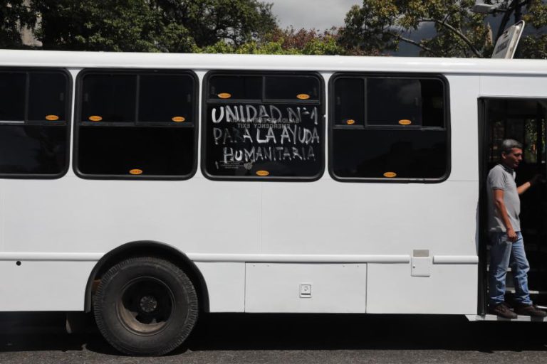 AJUDA HUMANITÁRIA INTERNACIONAL COMEÇA A ENTRAR HOJE NA VENEZUELA