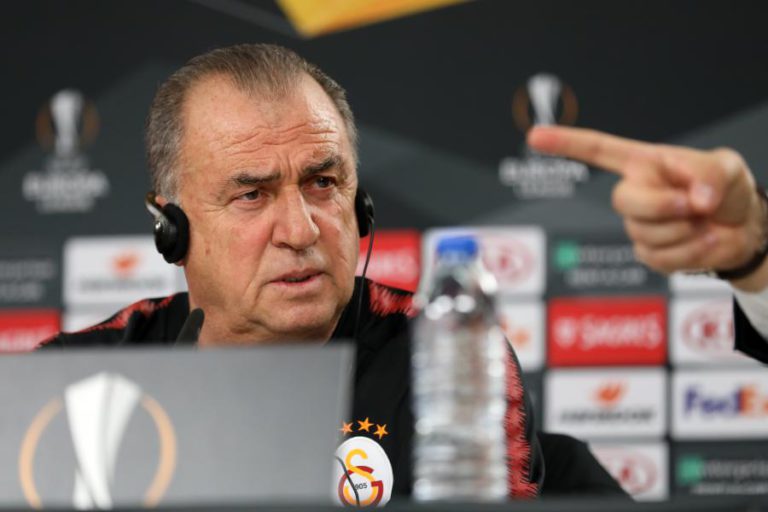 GALATASARAY ATRIBUI FAVORITISMO AO BENFICA, MAS DIZ QUE “NÃO TEM NADA A PERDER”
