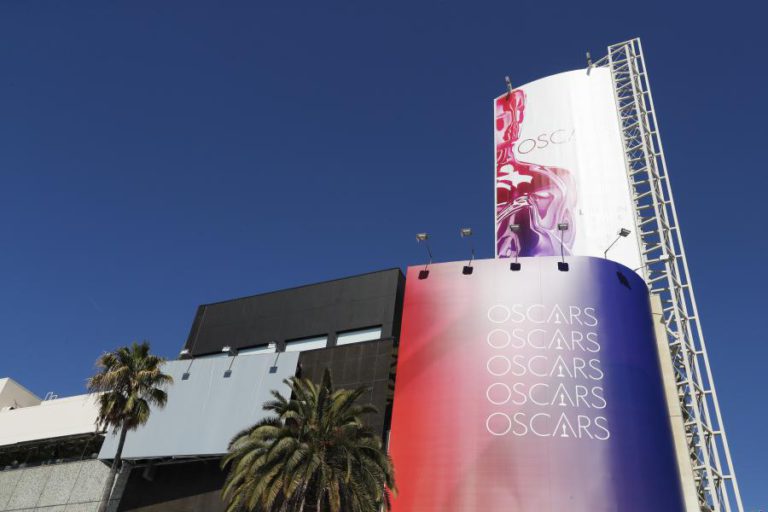 HOLLYWOOD PREPARA-SE PARA OS ÓSCARES ENTRE POLÉMICAS, CANÁBIS E MERCHANDISING