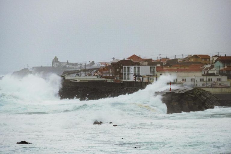 AÇORES CONTINUAM SOB AVISO AMARELO, MAS O MAU TEMPO JÁ PASSOU