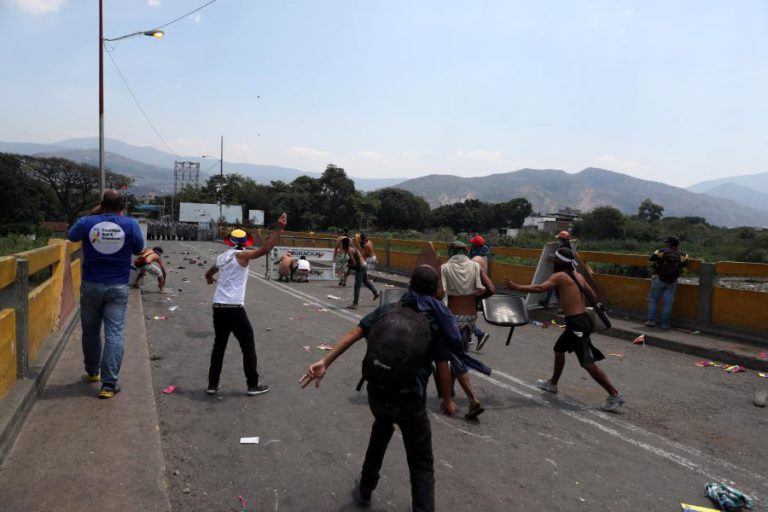 DOIS FERIDOS EM INCIDENTES COM POLÍCIA NA FRONTEIRA DA VENEZUELA COM A COLÔMBIA