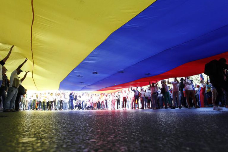 SECRETÁRIO DE ESTADO NORTE-AMERICANO GARANTE MEDIDAS PARA APOIAR A DEMOCRACIA NA VENEZUELA