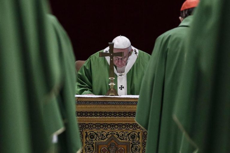 PAPA FRANCISCO COMPARA ABUSOS SEXUAIS A CRIANÇAS A SACRIFÍCIOS DOS RITOS PAGÃOS