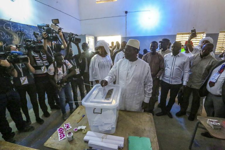 MACKY SALL REELEITO PARA SEGUNDO MANDATO PRESIDENCIAL NO SENEGAL