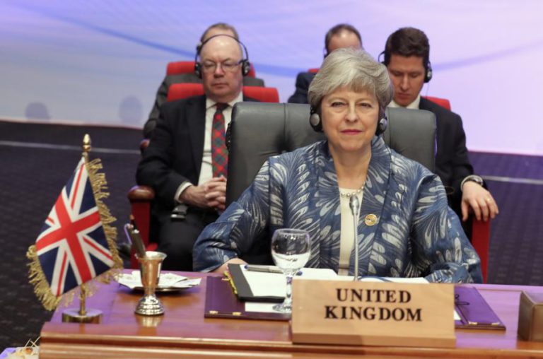 UE EXIGE A THERESA MAY QUE APRESENTE ACORDO COM APOIO NA CIMEIRA DE MARÇO