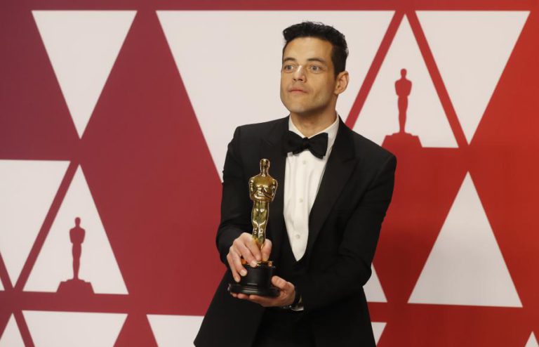 DESEMPENHO DE FREDDIE MERCURY DÁ ÓSCAR DE MELHOR ATOR A RAMI MALEK