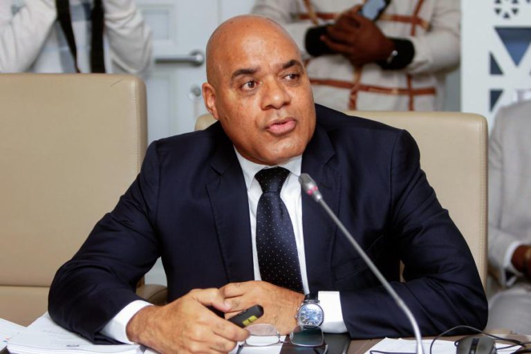 OBRAS ESTATAIS DE MAIOR RELEVO EM ANGOLA SUJEITAS A SUPERVISÃO ADICIONAL