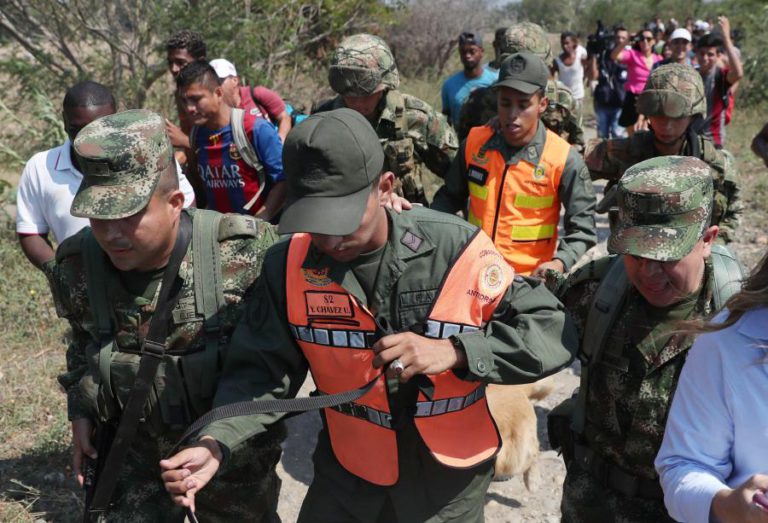 MAIS DE 300 MILITARES VENEZUELANOS DESERTARAM DESDE SÁBADO