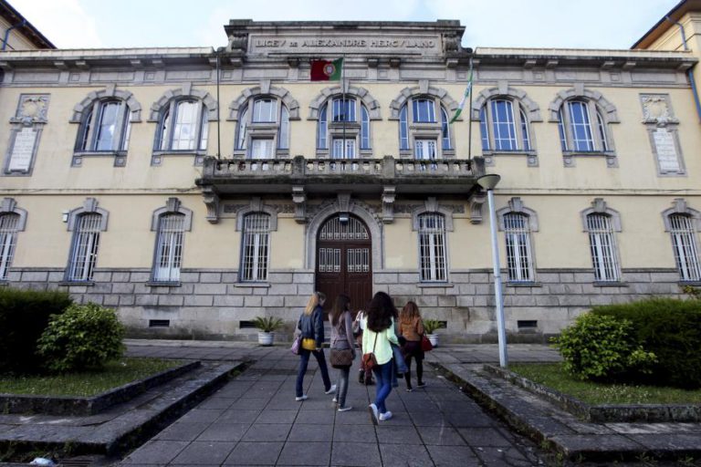 DIRETOR DA ALEXANDRE HERCULANO NO PORTO ACREDITA QUE OBRA VAI “FINALMENTE” AVANÇAR