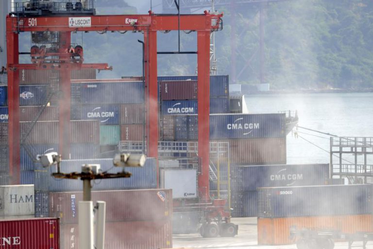 TRABALHADORES DOS PORTOS DESCONVOCARAM GREVE APÓS ACORDO COM ADMINISTRAÇÃO DO PORTO DE SINES