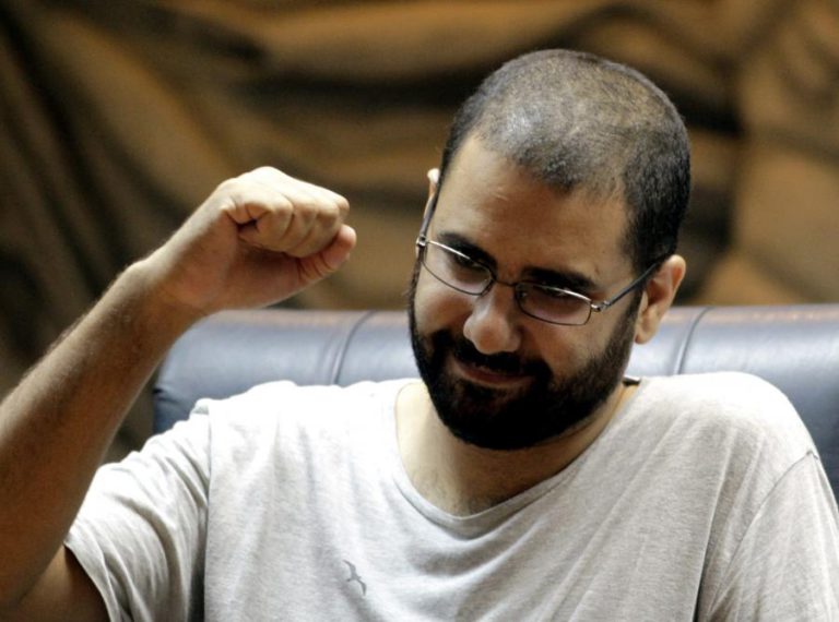 ATIVISTA POLÍTICO EGIPCÍO ALAA ABDELFATAH LIBERTADO APÓS CINCO ANOS DE PRISÃO