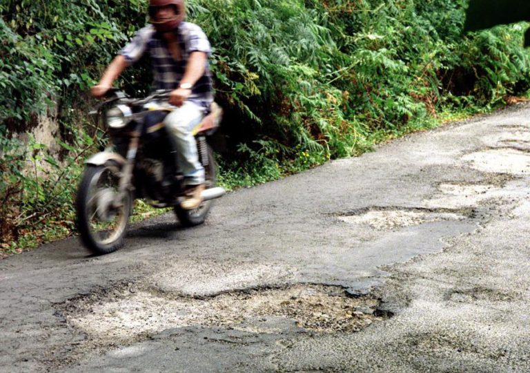 MARCHA LENTA HOJE NO ALENTEJO CONTRA DEGRADAÇÃO DE ESTRADAS