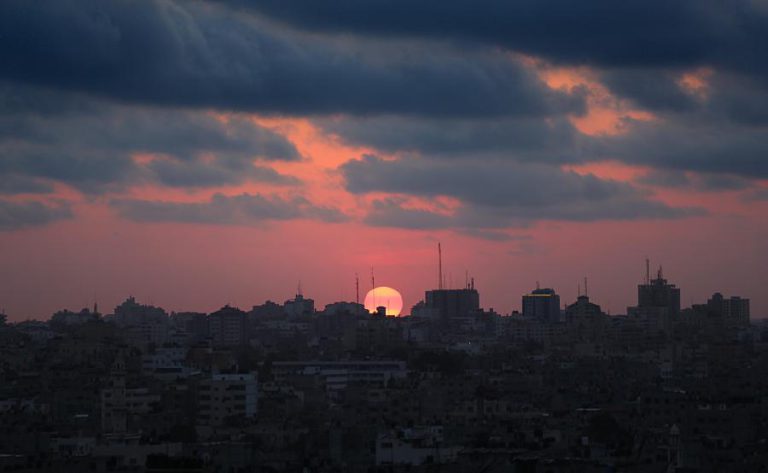 ISRAEL LANÇA ATAQUES À FAIXA DE GAZA EM RESPOSTA A DISPARO DE ‘ROCKET’