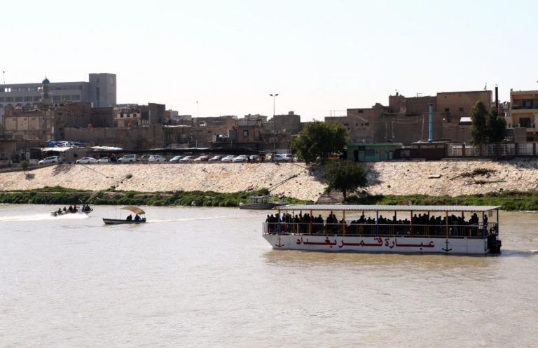 PELO MENOS 54 MORTOS E 28 DESAPARECIDOS APÓS NAUFRÁGIO NO IRAQUE