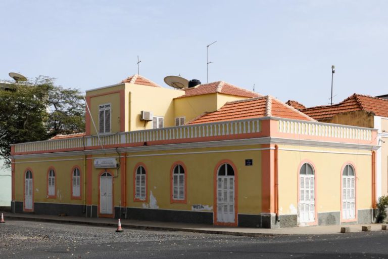 PARLAMENTOS DE CABO VERDE E PORTUGAL ASSINAM PROGRAMA DE COOPERAÇÃO COM MAIS DE 30 AÇÕES