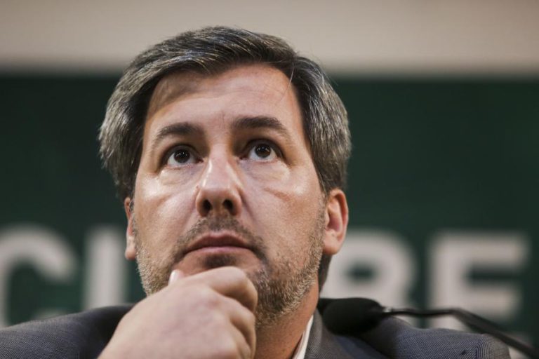 EX-PRESIDENTE BRUNO DE CARVALHO EXPULSO DE SÓCIO DO SPORTING