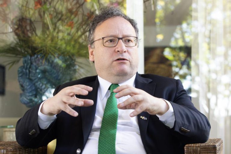 ASSIS DEMITE-SE DE COORDENADOR DOS SOCIALISTAS EUROPEUS EM ASSEMBLEIA LATINO-AMERICANA